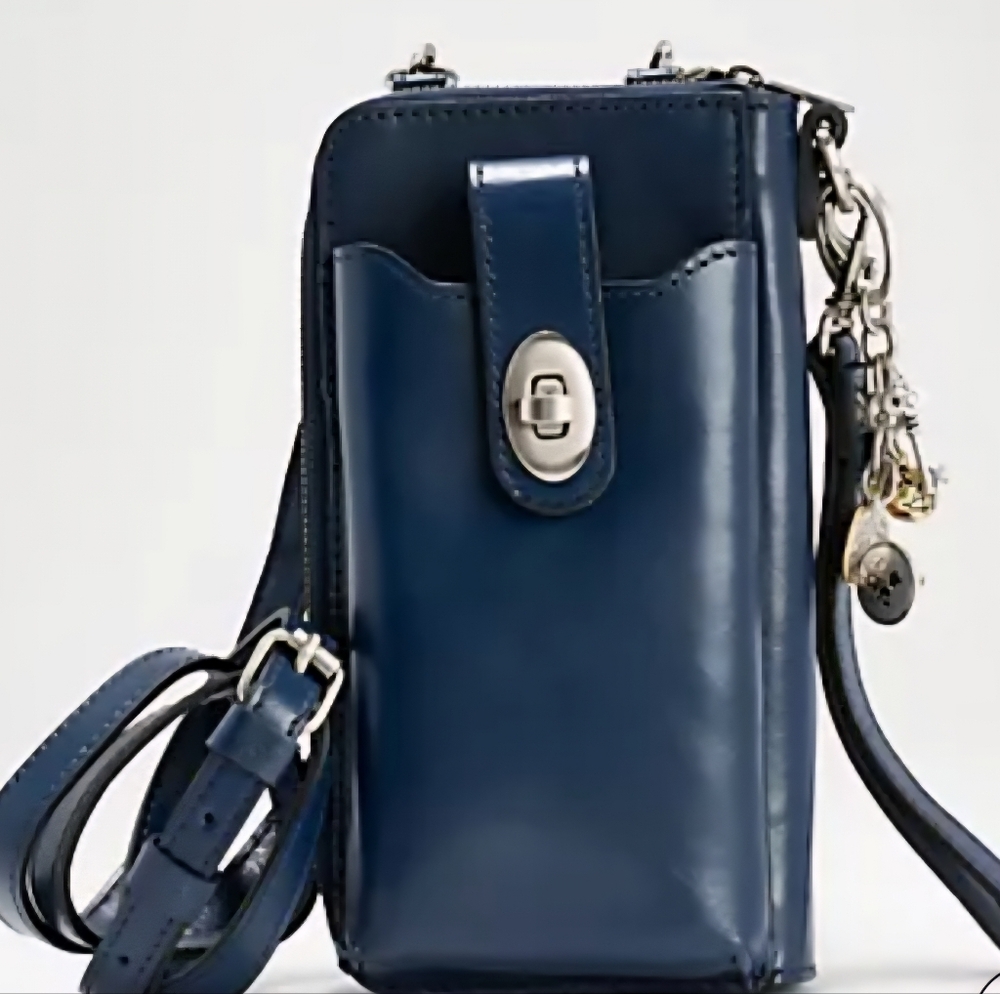 💙Patricia Nash Denim Blue Crossbody Phone Bag with Gold Hardware💙